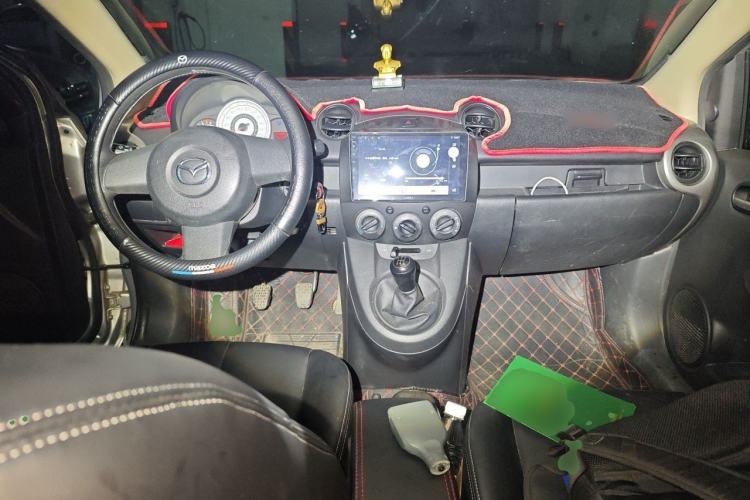 Used Mazda 2 2008 1.5L Manual Fashion Edition Center Console