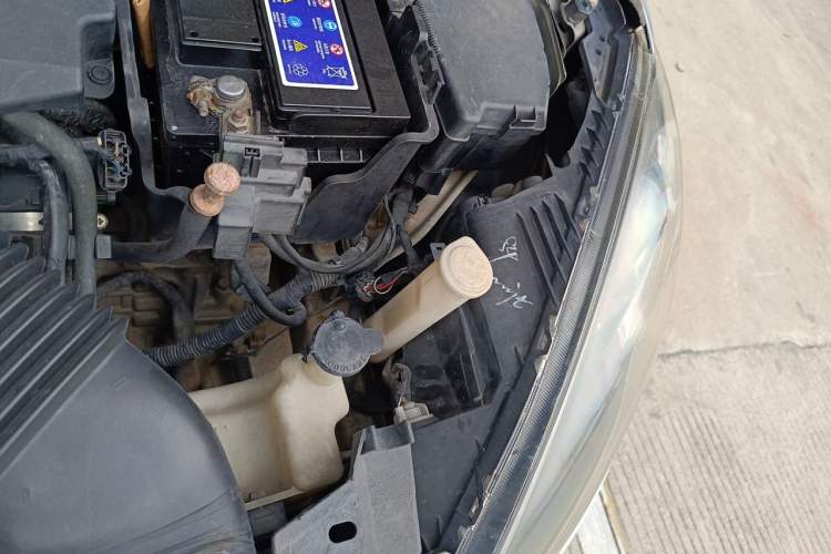 Used Mazda 2 2008 1.5L Automatic Luxury Model Engine Bay Left