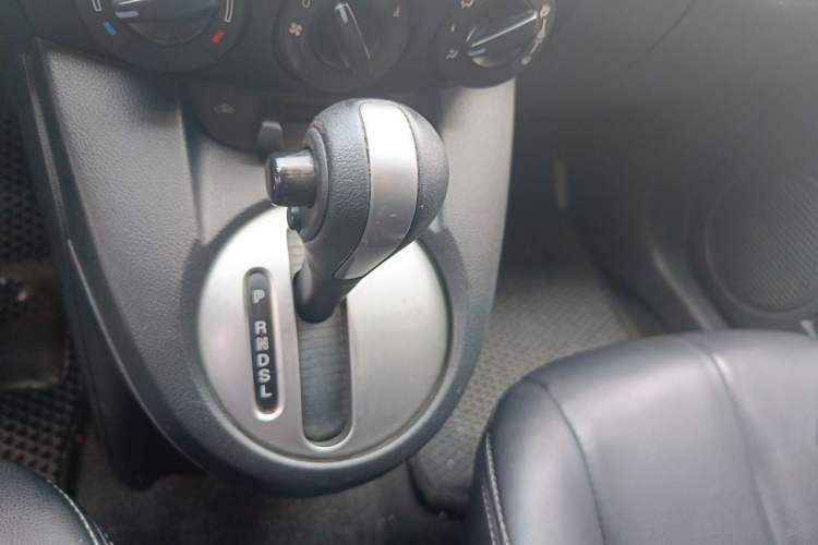 Used Mazda 2 2008 1.5L Automatic Luxury Model Gear Lever