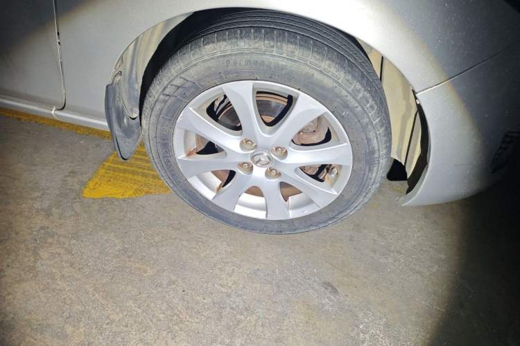 Used Mazda 2 2008 1.5L Manual Fashion Edition Right Front Wheel Hub