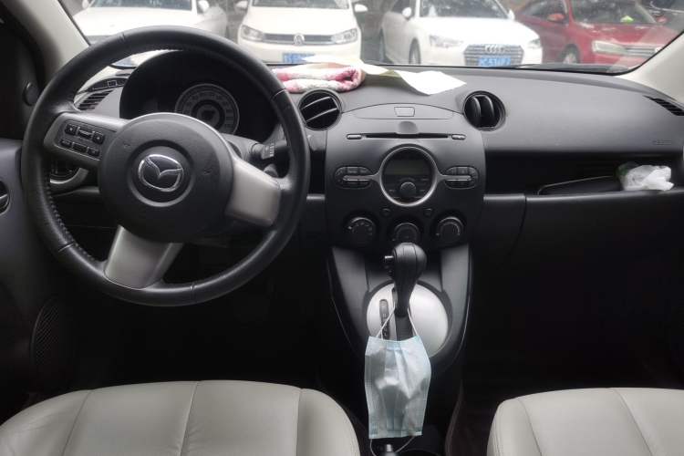 Used Mazda 2 2008 1.5L Automatic Luxury Version Center Console