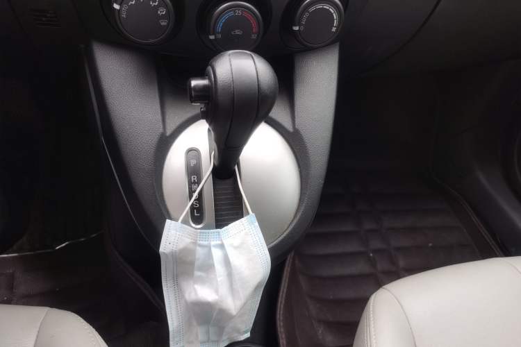 Used Mazda 2 2008 1.5L Automatic Luxury Version Gear Lever