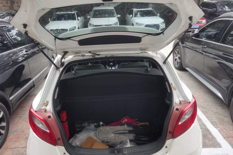Used Mazda 2 2008 1.5L Automatic Luxury Version Trunk