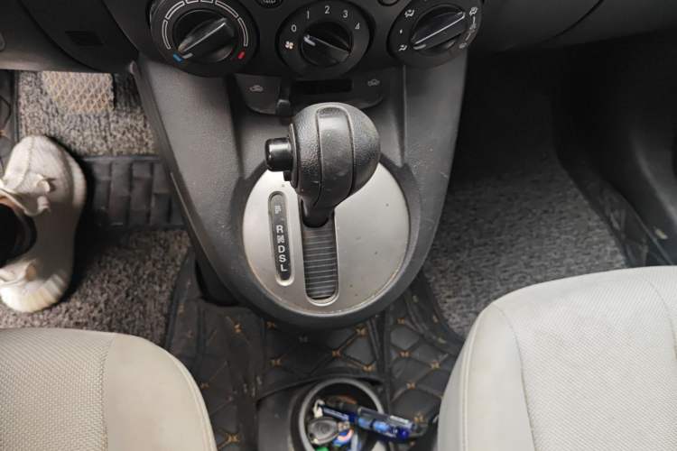 Used Mazda 2 2009 1.5L Automatic Value Edition Gear Lever