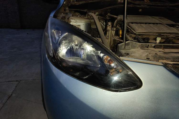 Used Mazda 2 2009 1.5L Manual Value Edition Right Front Headlight