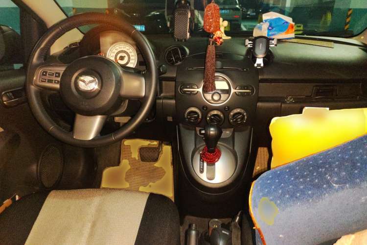 Used Mazda 2 2009 1.5L Automatic Value Edition Center Console