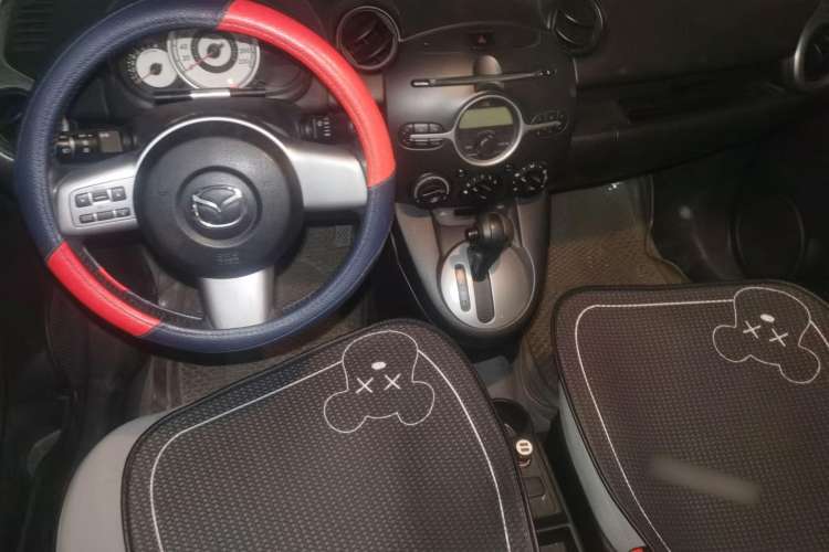 Used Mazda 2 2009 1.5L Automatic Value Edition Center Console