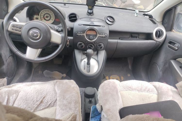 Used Mazda 2 2009 1.5L Automatic Value Edition Center Console