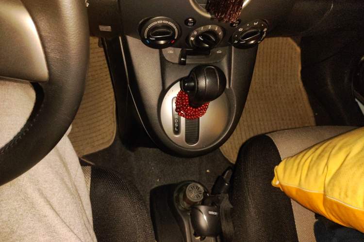 Used Mazda 2 2009 1.5L Automatic Value Edition Gear Lever