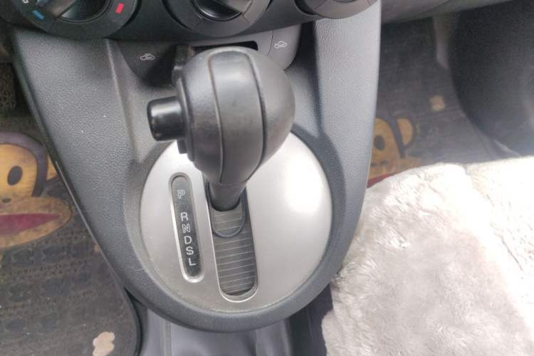 Used Mazda 2 2009 1.5L Automatic Value Edition Gear Lever