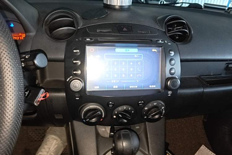 Used Mazda 2 2009 1.5L Automatic Value Edition Audio And AC Panel