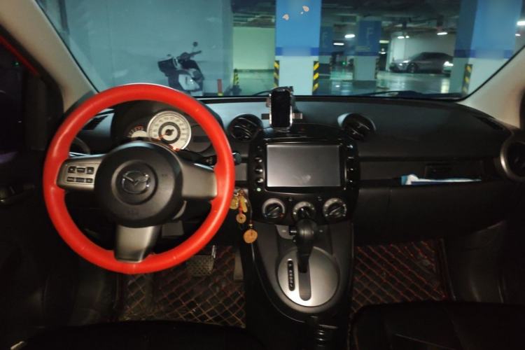 Used Mazda 2 2009 1.5L Automatic Value Edition Center Console
