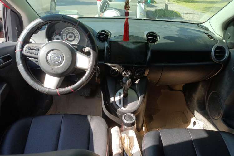 Used Mazda 2 2009 1.5L Automatic Value Edition Center Console