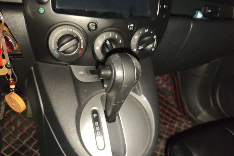 Used Mazda 2 2009 1.5L Automatic Value Edition Gear Lever