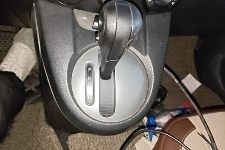 Used Mazda 2 2009 1.5L Automatic Value Edition Gear Lever