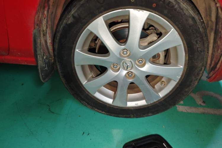 Used Mazda 2 2009 1.5L Automatic Value Edition Right Front Wheel Hub