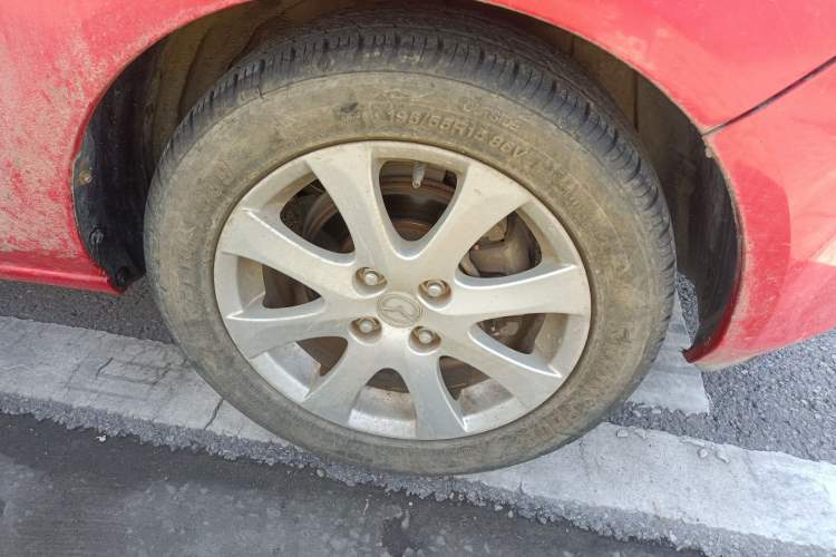 Used Mazda 2 2009 1.5L Automatic Value Edition Right Front Wheel Hub