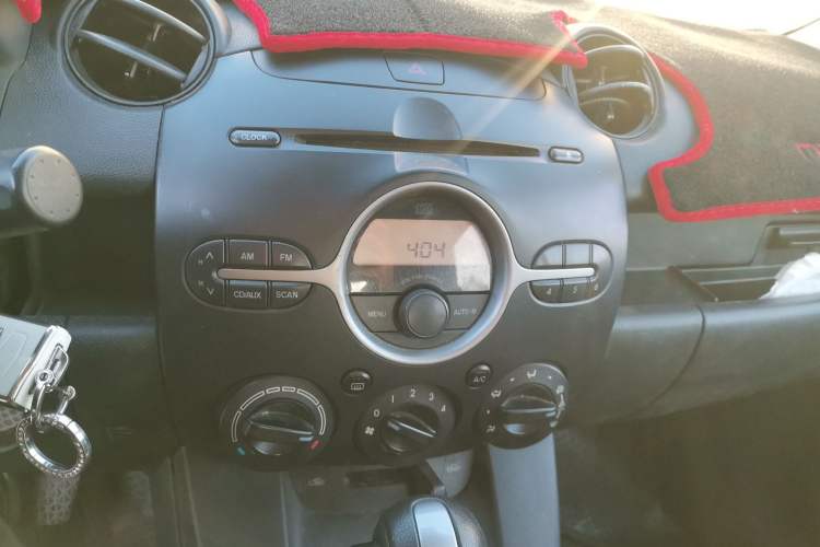 Used Mazda 2 2009 1.5L Automatic Value Edition Audio And AC Panel