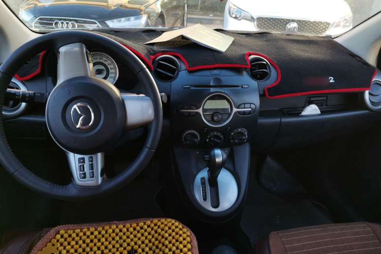 Used Mazda 2 2009 1.5L Automatic Value Edition Center Console
