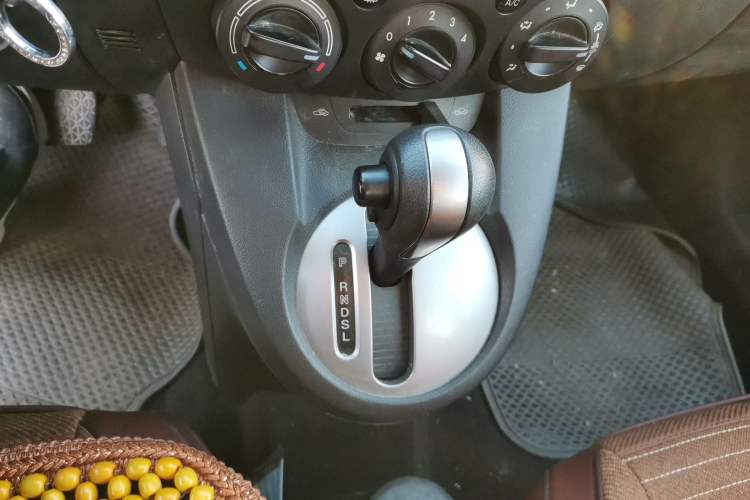 Used Mazda 2 2009 1.5L Automatic Value Edition Gear Lever