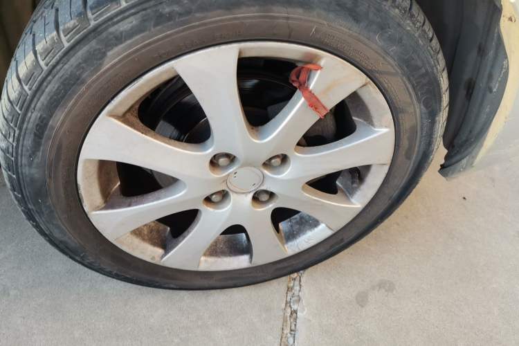 Used Mazda 2 2009 1.5L Automatic Value Edition Right Front Wheel Hub