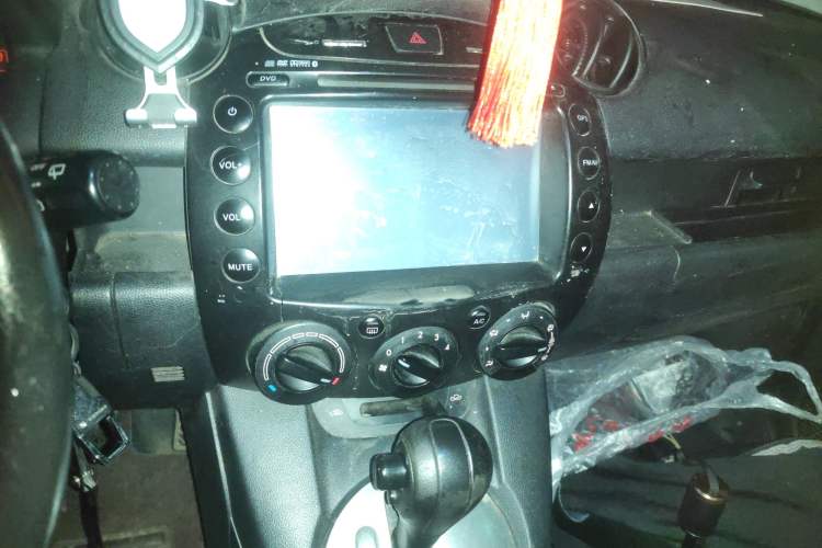 Used Mazda 2 2009 1.5L Automatic Value Edition Audio And AC Panel