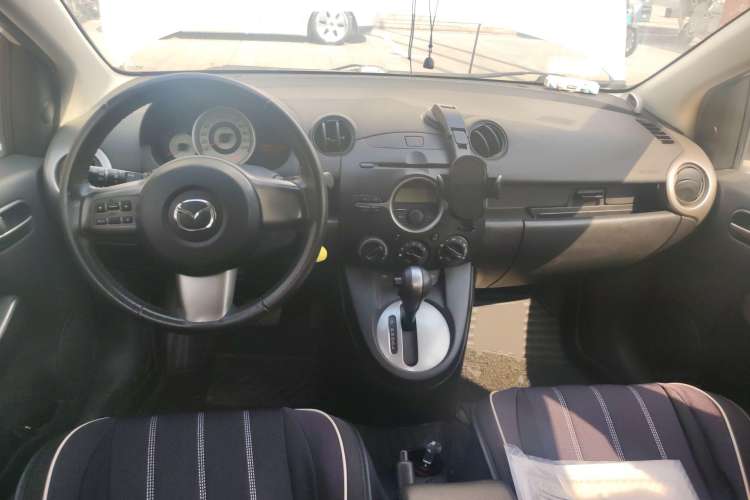 Used Mazda 2 2009 1.5L Automatic Value Edition Center Console