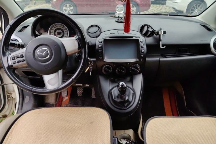 Used Mazda 2 2009 1.5L Manual Value Edition Center Console