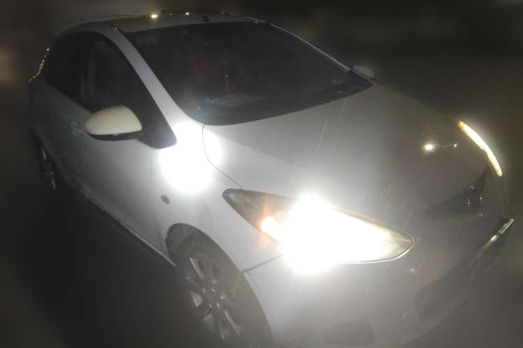 Used Mazda 2 2009 1.5L Automatic Value Edition Front Right 45 Deg
