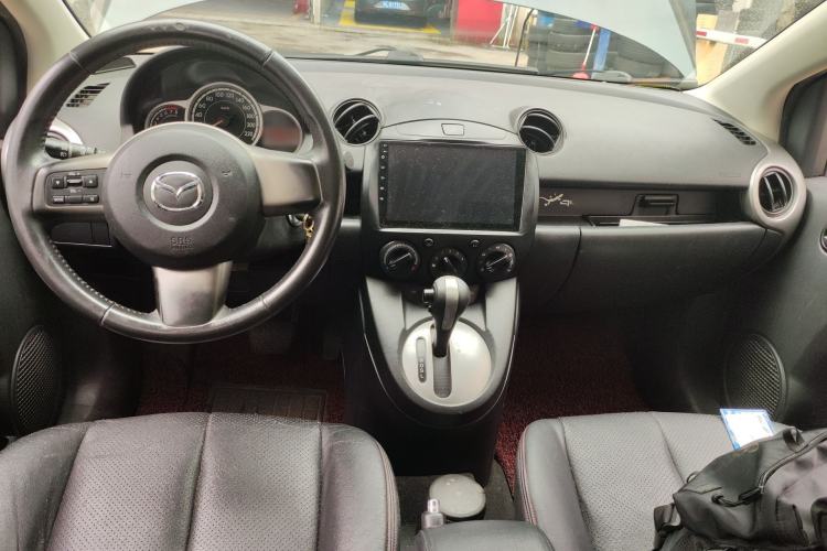 Used Mazda 2 2011 XuanDong 1.5L Automatic Value Edition Center Console