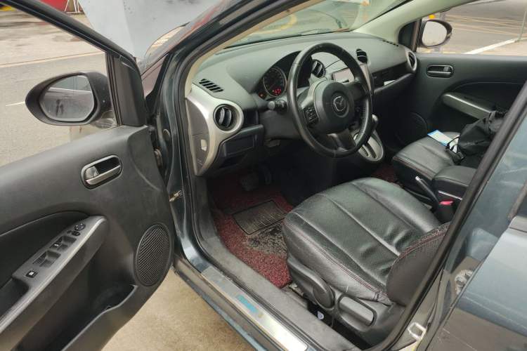Used Mazda 2 2011 XuanDong 1.5L Automatic Value Edition Driver Seat