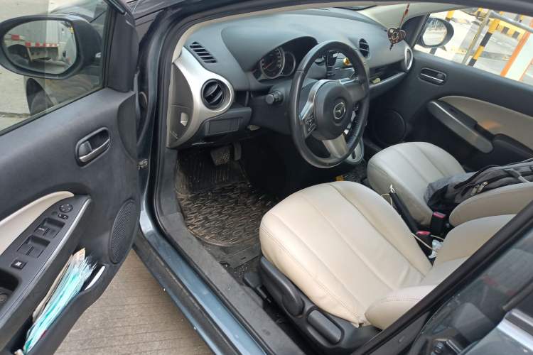 Used Mazda 2 2011 XuanDong 1.5L Automatic Fashion Edition Driver Seat