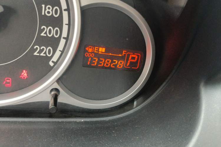 Used Mazda 2 2011 XuanDong 1.5L Automatic Fashion Edition Odometer Close Up