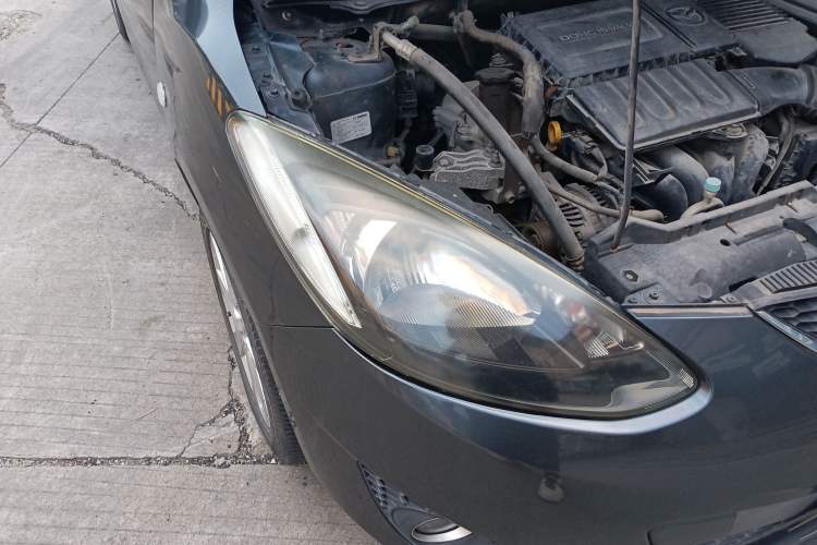 Used Mazda 2 2011 XuanDong 1.5L Automatic Fashion Edition Right Front Headlight