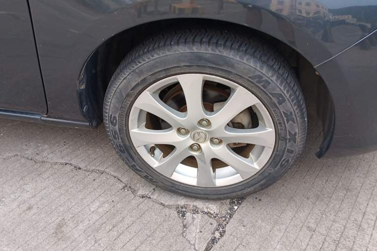 Used Mazda 2 2011 XuanDong 1.5L Automatic Fashion Edition Right Front Wheel Hub