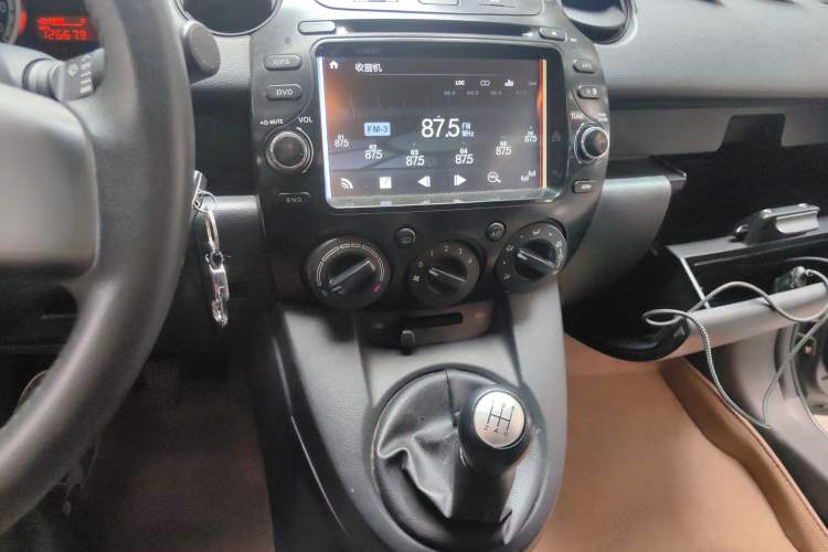 Used Mazda 2 2011 XuanDong 1.5L Manual Fashion Edition Audio And AC Panel