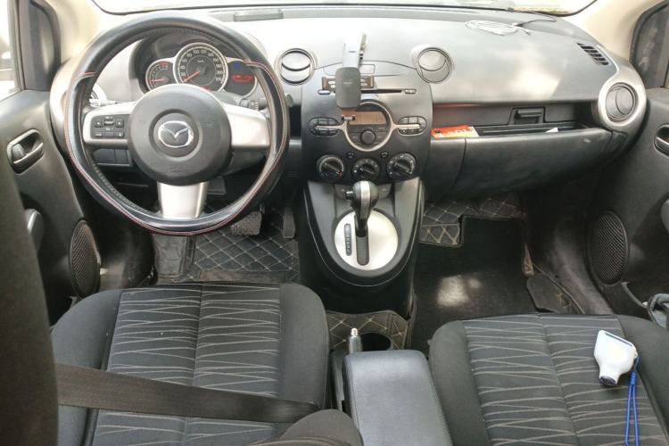 Used Mazda 2 2011 XuanDong 1.5L Automatic Value Edition Center Console