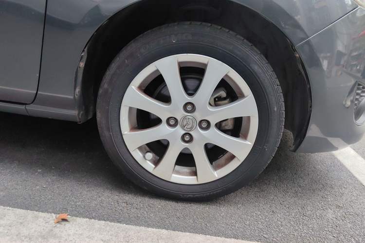 Used Mazda 2 2011 XuanDong 1.5L Manual Fashion Edition Right Front Wheel Hub
