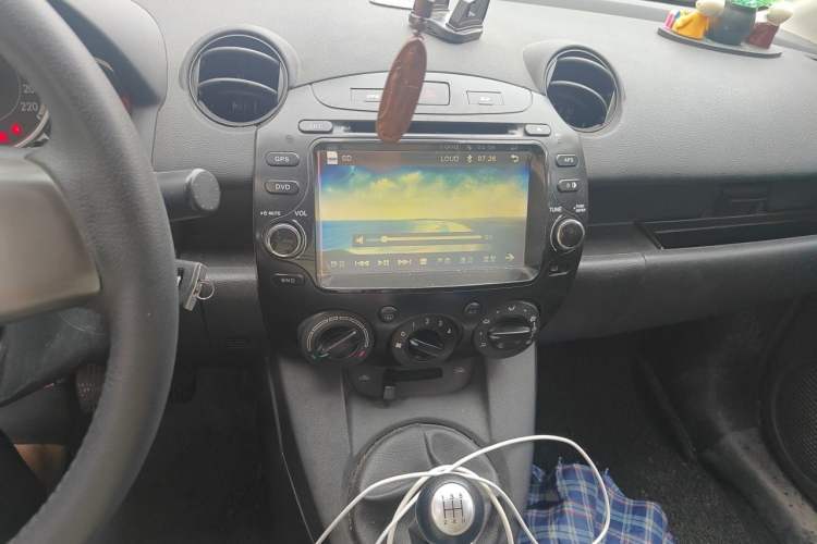 Used Mazda 2 2011 XuanDong 1.5L Manual Fashion Edition Audio And AC Panel