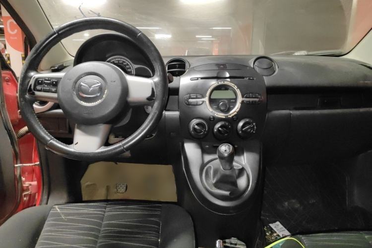 Used Mazda 2 2011 XuanDong 1.5L Manual Fashion Edition Center Console