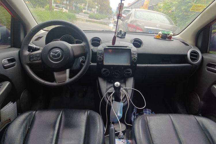 Used Mazda 2 2011 XuanDong 1.5L Manual Fashion Edition Center Console