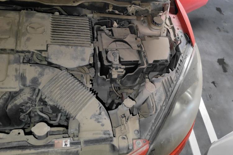Used Mazda 2 2011 XuanDong 1.5L Manual Fashion Edition Engine Bay Left
