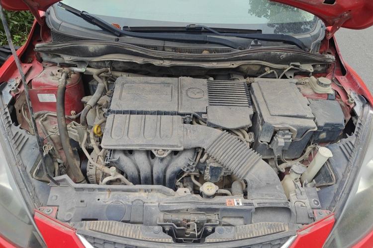 Used Mazda 2 2011 XuanDong 1.5L Manual Fashion Edition Engine Bay