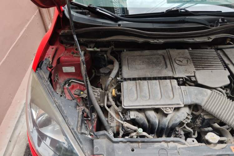 Used Mazda 2 2011 XuanDong 1.5L Manual Fashion Edition Engine Bay Right