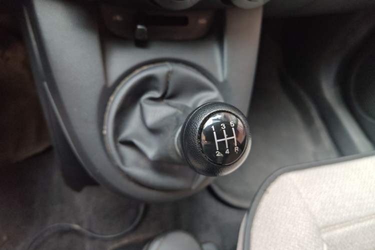Used Mazda 2 2011 XuanDong 1.5L Manual Fashion Edition Gear Lever