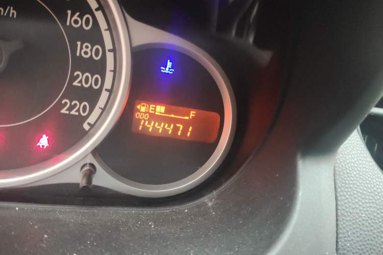 Used Mazda 2 2011 Xuan Dong 1.5L Manual Value Edition Odometer Close Up