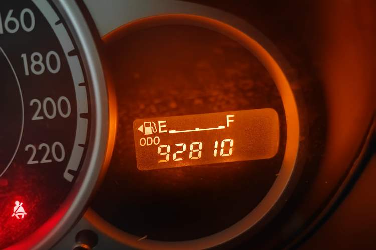 Used Mazda 2 2011 XuanDong 1.5L Manual Fashion Edition Odometer Close Up