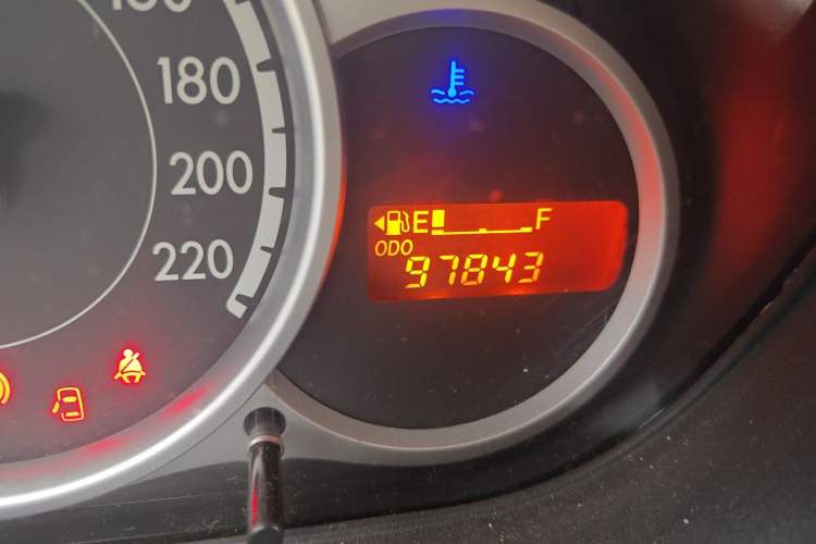 Used Mazda 2 2011 XuanDong 1.5L Manual Fashion Edition Odometer Close Up