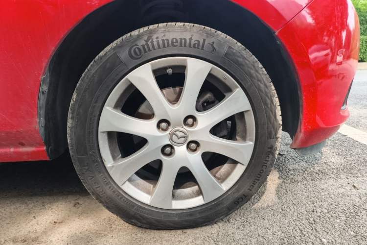Used Mazda 2 2011 XuanDong 1.5L Automatic Value Edition Right Front Wheel Hub