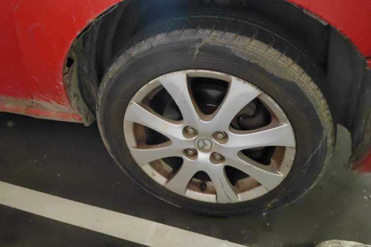 Used Mazda 2 2011 XuanDong 1.5L Manual Fashion Edition Right Front Wheel Hub